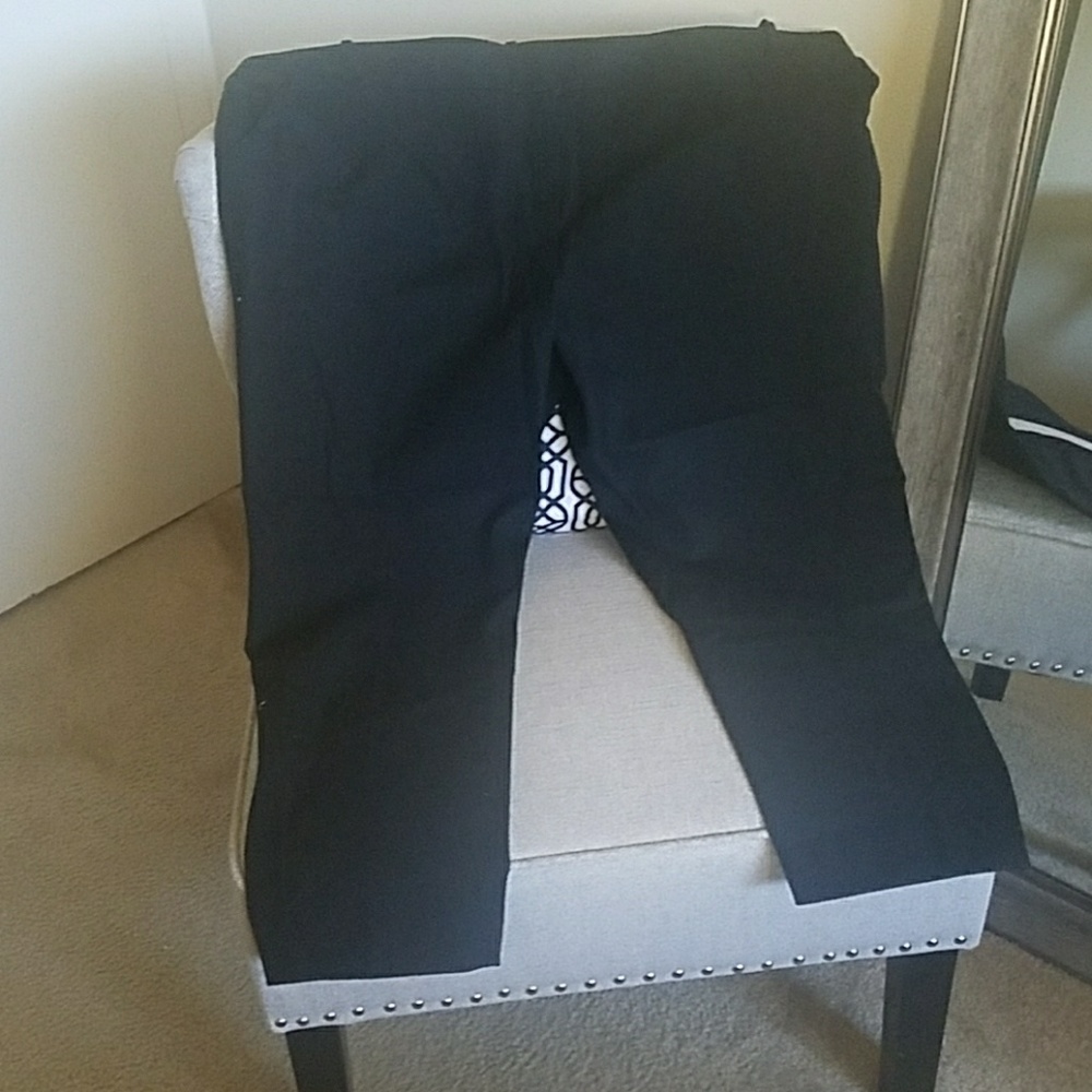 Ava Viv Black Ankle pants